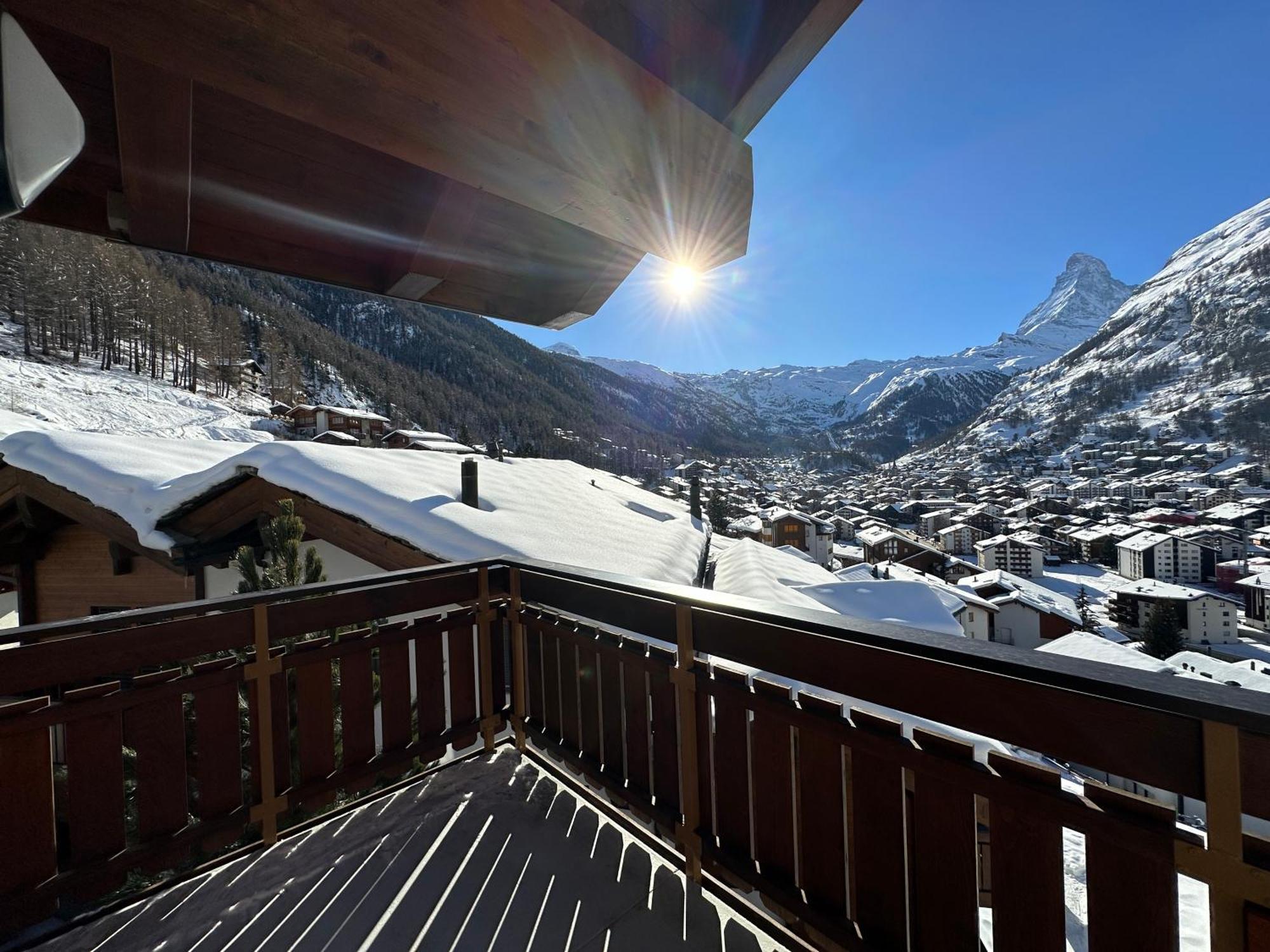 Modern Self-Catering Apartment With Matterhorn Views Zermatt Kültér fotó